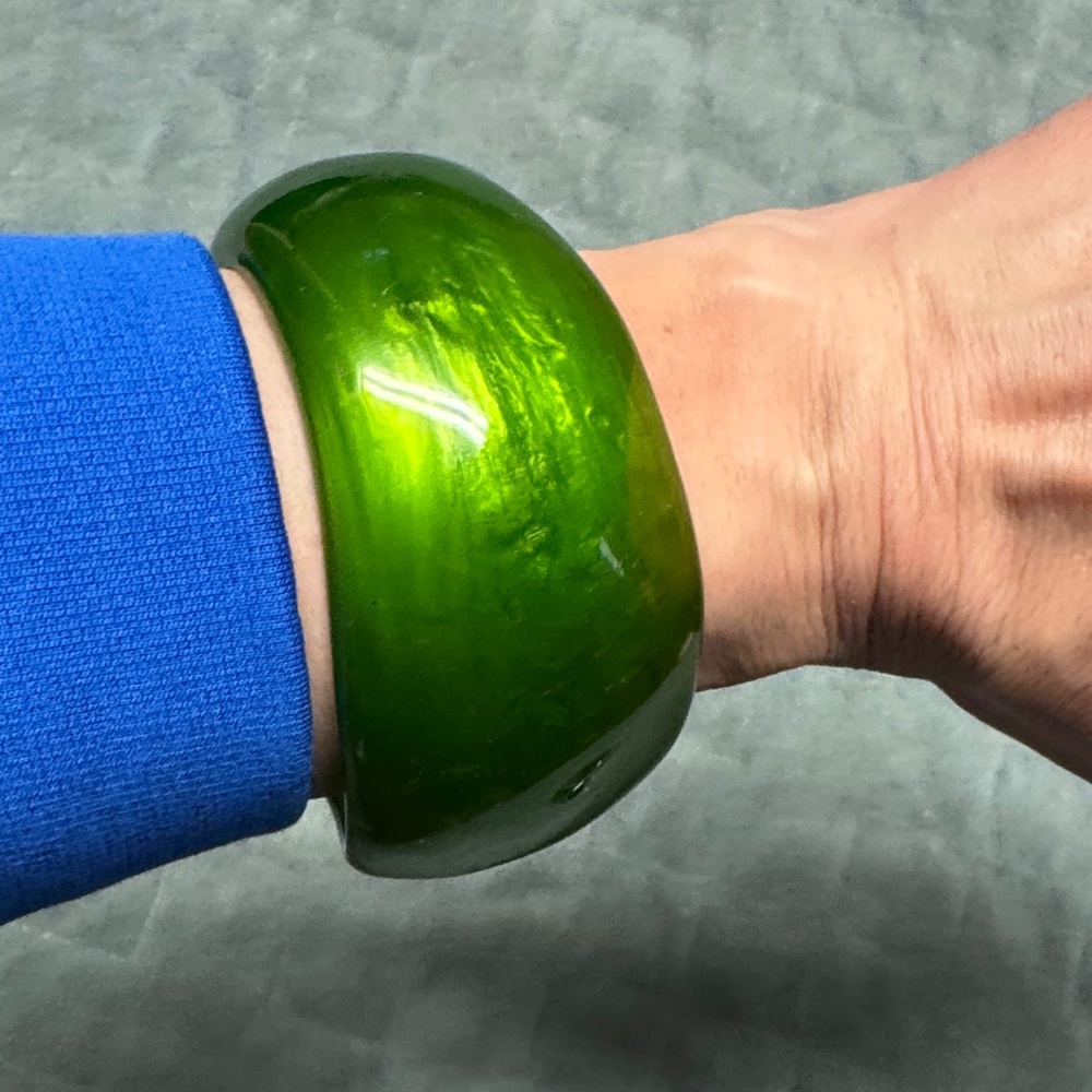 Vintage Lucite Plastic Bangle Bracelet, Green, Swirl, Asymmetrical, Retro, Boho